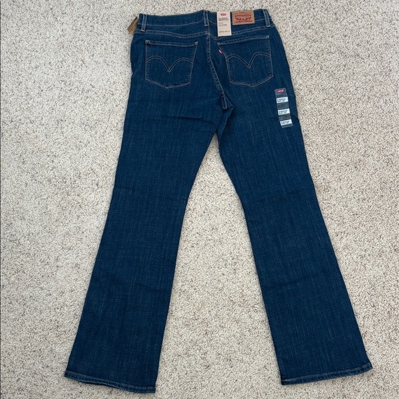 NWT Levi's Dark Indigo Relaxed Classic Bootcut Mid Rise size 8 29x32 Jeans - Picture 5 of 5